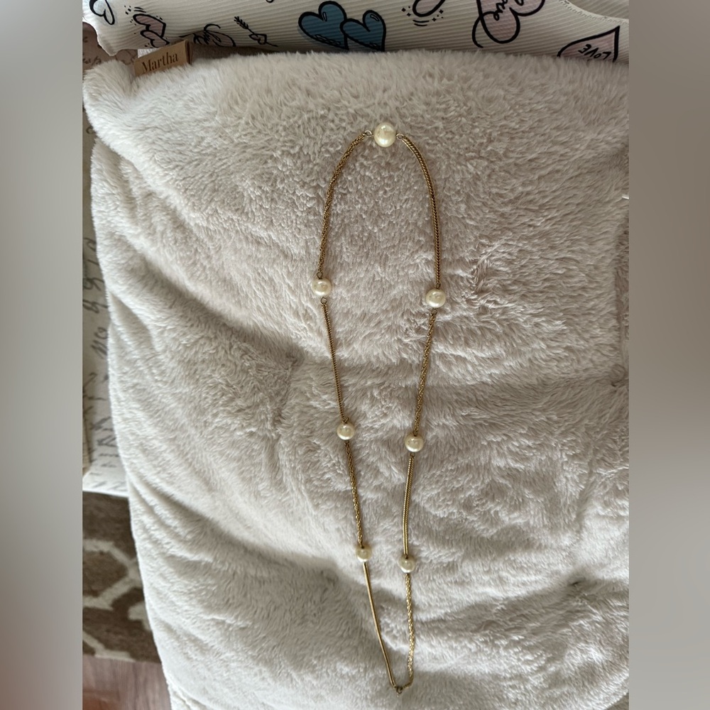 Vintage  Gold Metal &  Pearl Necklace
